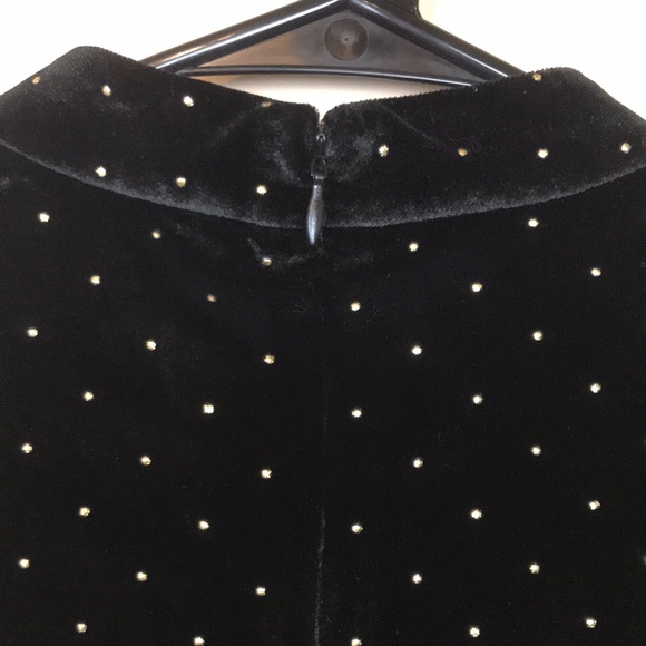 Nanette Lepore Women’s Black Velvet Gold-Colored Metallic Dot Puff Sleeve Blouse - Picture 7 of 10